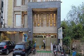 Zen Inn Luxury Hotel