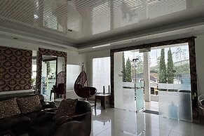 Green Hero Darajat Hotel