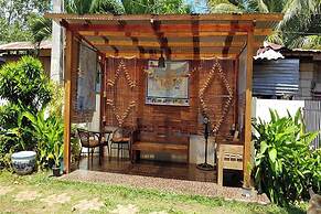 Intoy's Place Panglao near Beach