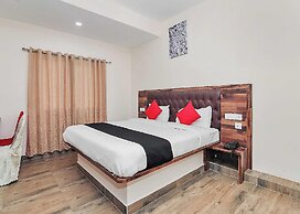 Sri Surabhi Luxurious Rooms