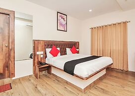 Sri Surabhi Luxurious Rooms