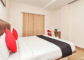 Sri Surabhi Luxurious Rooms