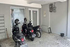 TOS Guest House By Zuzu