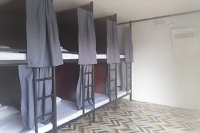 Avila's Hostel Moalboal near Beach