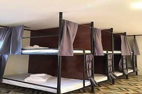 Avila's Hostel Moalboal near Beach