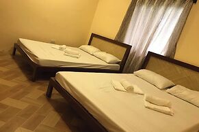 Avila's Hostel Moalboal near Beach