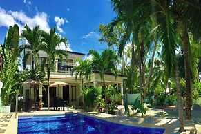 Avila's Hostel Moalboal near Beach