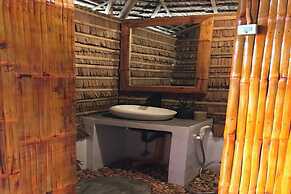 Avila's Hostel Moalboal near Beach