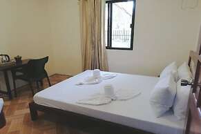 Avila's Hostel Moalboal near Beach