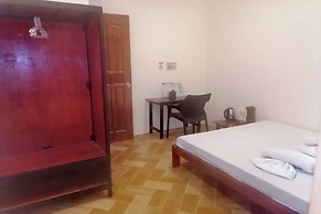 Avila's Hostel Moalboal near Beach