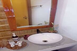 Avila's Hostel Moalboal near Beach