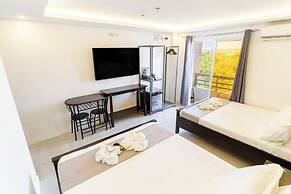 Spotlight Hotel near Hundred Islands wharf