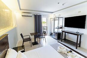 Spotlight Hotel near Hundred Islands wharf