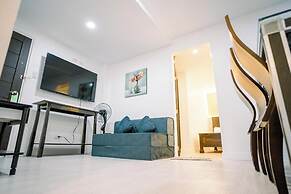 Spotlight Hotel near Hundred Islands wharf