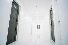 Spotlight Hotel near Hundred Islands wharf