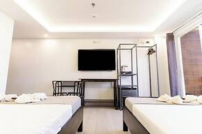 Spotlight Hotel near Hundred Islands wharf