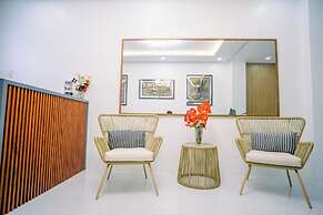 Spotlight Hotel near Hundred Islands wharf