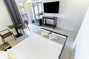 Spotlight Hotel near Hundred Islands wharf