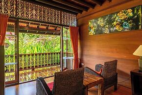 Tropical Beachside 4 bedroom Villa KBR23