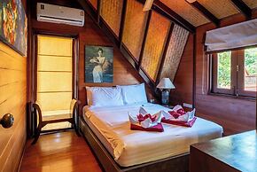 Tropical Beachside 4 bedroom Villa KBR23