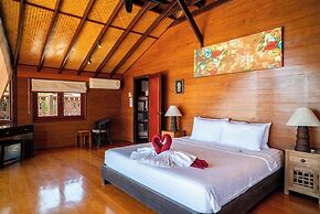 Tropical Beachside 4 bedroom Villa KBR23