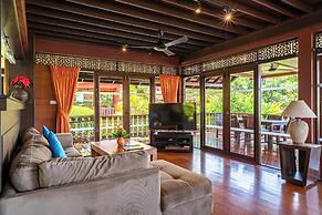 Tropical Beachside 4 bedroom Villa KBR23