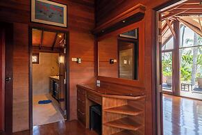 Tropical Beachside 4 bedroom Villa KBR23