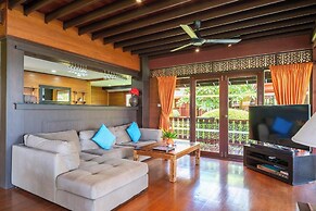 Tropical Beachside 4 bedroom Villa KBR23