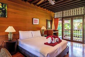 Tropical Beachside 4 bedroom Villa KBR23