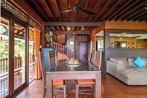 Tropical Beachside 4 bedroom Villa KBR23