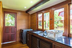 Tropical Beachside 4 bedroom Villa KBR23