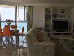 Expansive Ocean Views from Peninsula