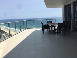 Expansive Ocean Views from Peninsula