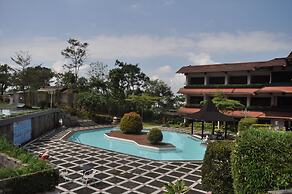 Queen Garden Hotel by Salak Hospitality