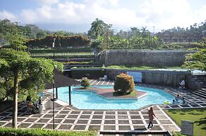 Queen Garden Hotel by Salak Hospitality