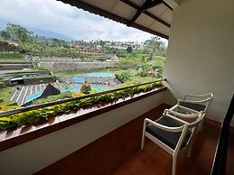 Queen Garden Hotel by Salak Hospitality