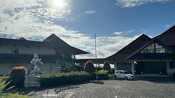 Queen Garden Hotel by Salak Hospitality