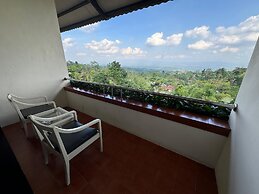 Queen Garden Hotel by Salak Hospitality