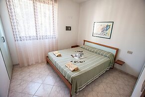 Seaside Happiness Flat and Shared Pool in Rosolina
