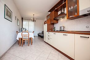 Seaside Happiness Flat and Shared Pool in Rosolina