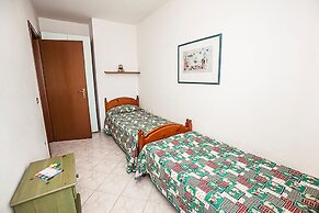 Seaside Happiness Flat and Shared Pool in Rosolina