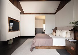 LA MAISON . View Resort