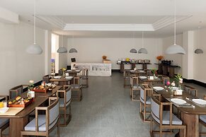 LA MAISON . View Resort