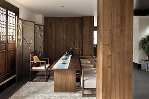 LA MAISON . View Resort