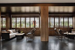 LA MAISON . View Resort