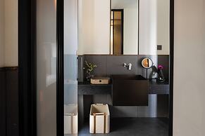 LA MAISON . View Resort