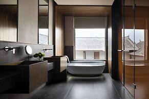 LA MAISON . View Resort