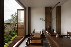 LA MAISON . View Resort