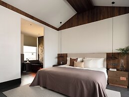 LA MAISON . View Resort