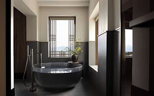 LA MAISON . View Resort